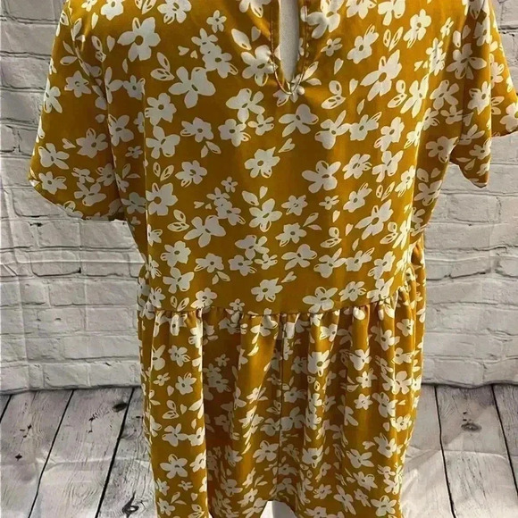 SHEIN floral maternity blouse size medium - Picture 4 of 6